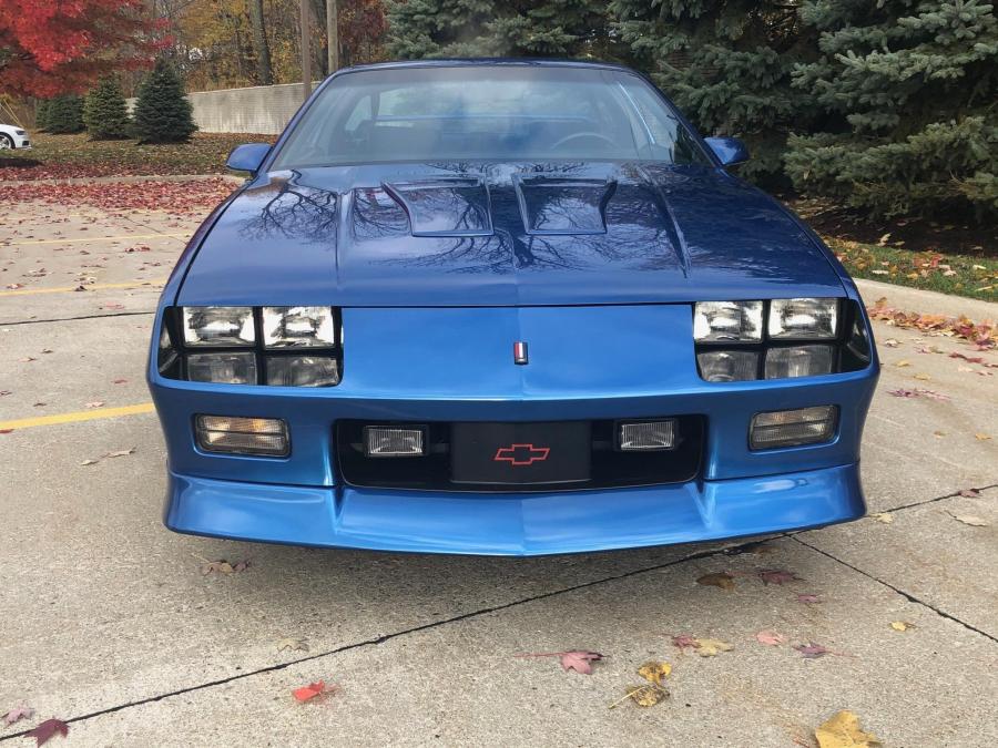  Chevrolet Camaro Z28 IROC-Z (1FP87) 1991 года  (фото 2 из 46)